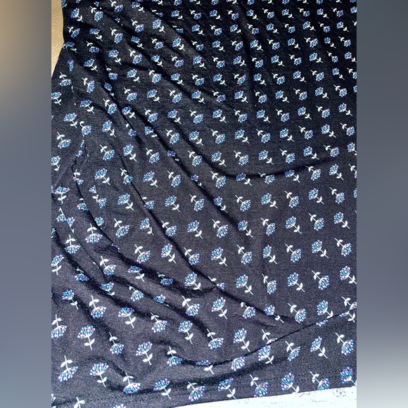 Lularoe Irma shirt - Picture 4 of 8